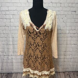Gimmicks by BKE Cream and Brown Lace Tunic